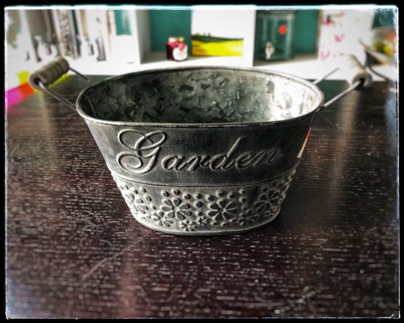 OVAL GARDEN TIN