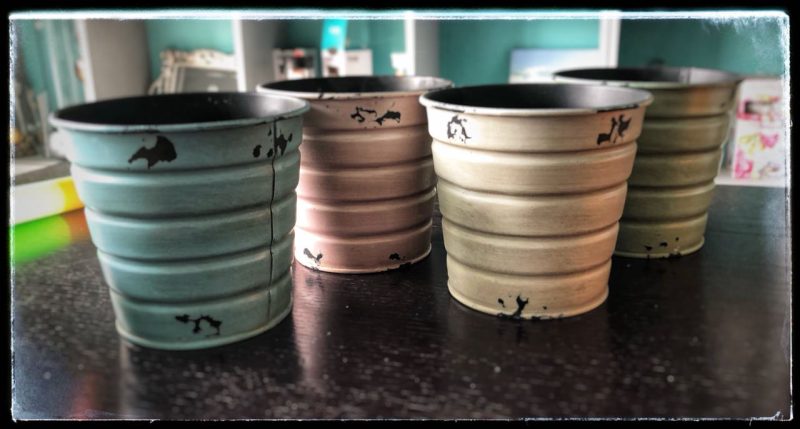 COLOURED TIN POTS